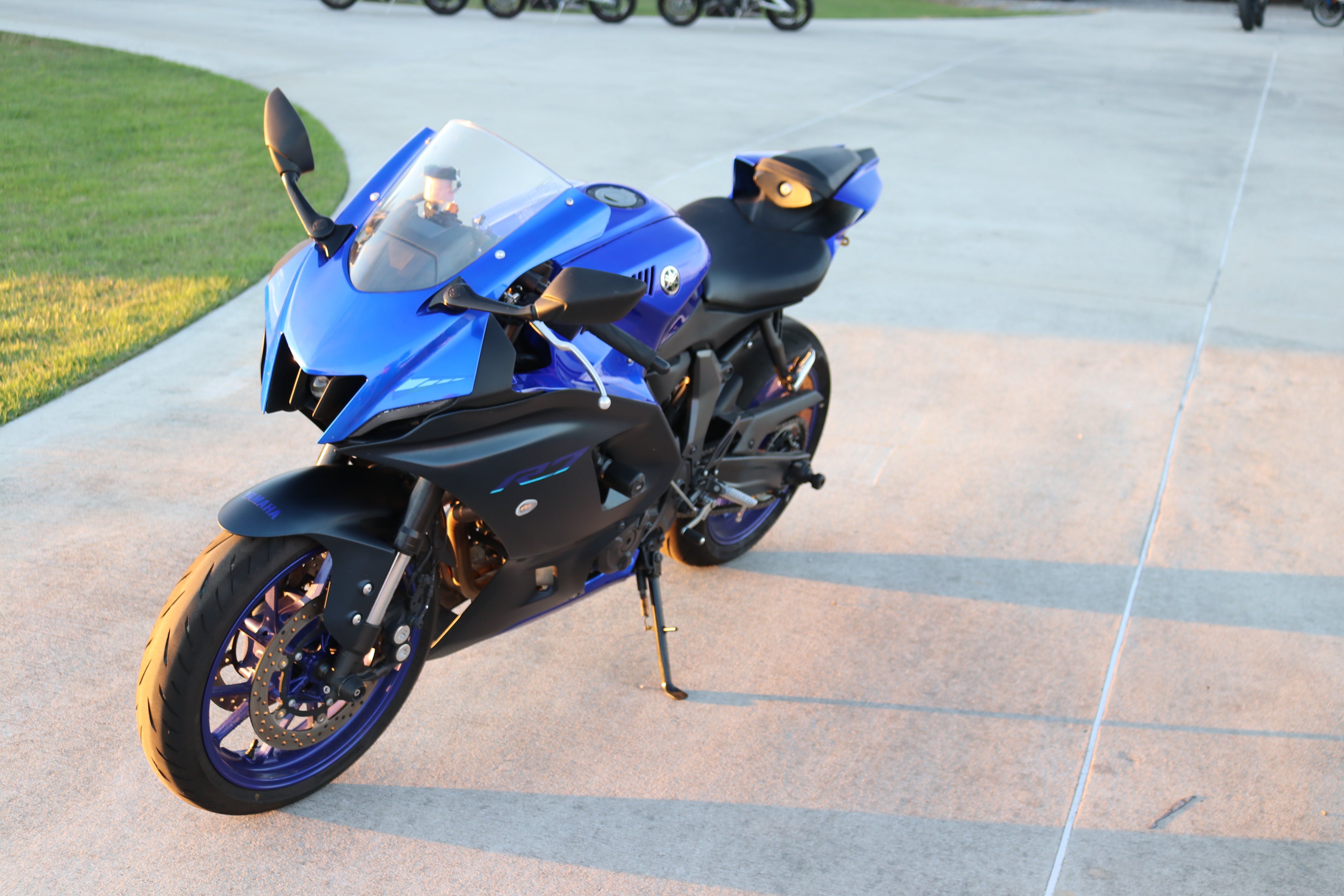 2022 Yamaha R6 Blue