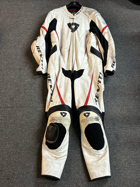 Suit Rental: 6 December 2025