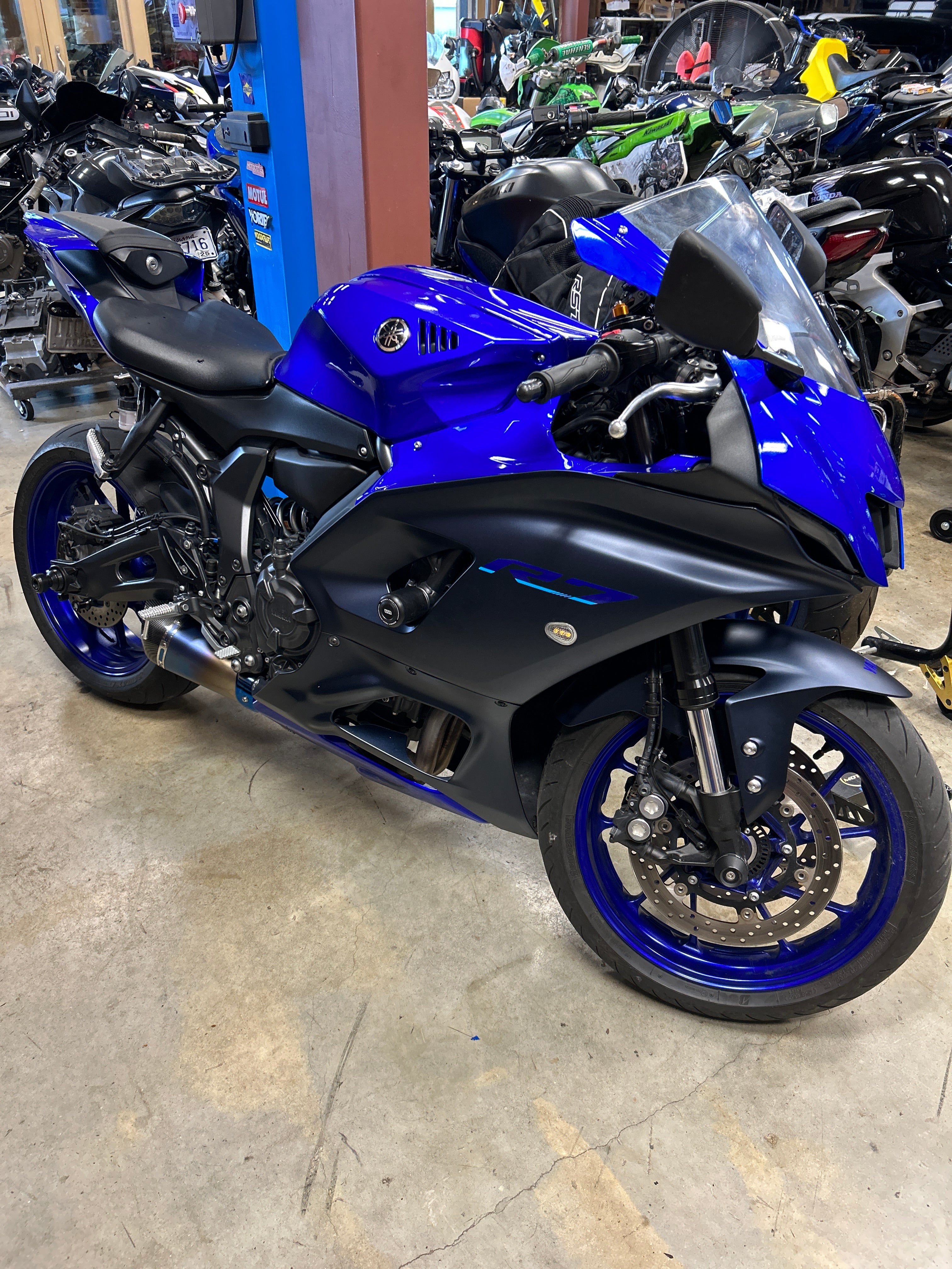 Yamaha R6 Blue 2022